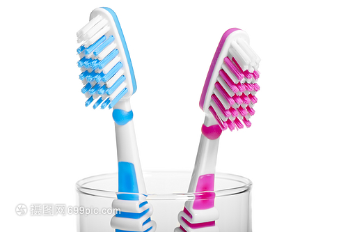 白色背景下的牙刷 口腔卫生的现代象征