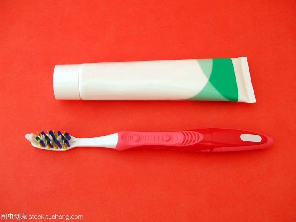 牙膏与牙刷 守护口腔健康的双重卫士